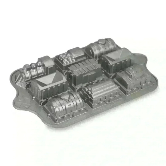 Nordic Ware- Train Cakelet Pan - Picture 1 of 3